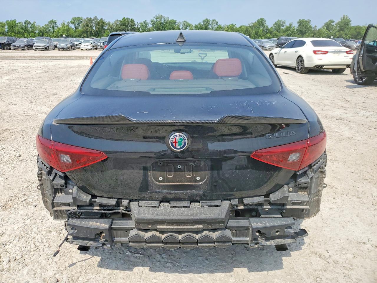 2019 ALFA ROMEO GIULIA photo 11
