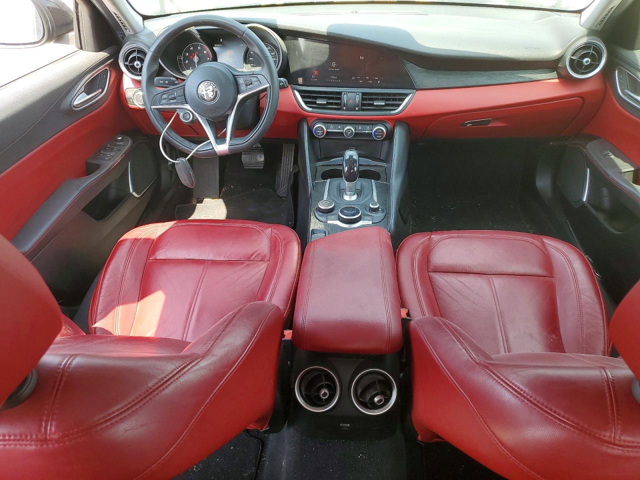 2019 ALFA ROMEO GIULIA photo 15