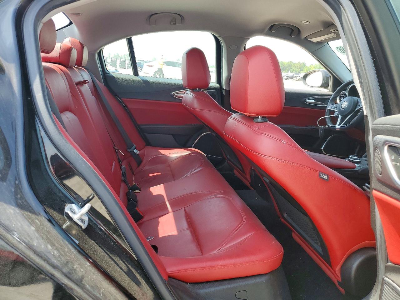 2019 ALFA ROMEO GIULIA photo 19