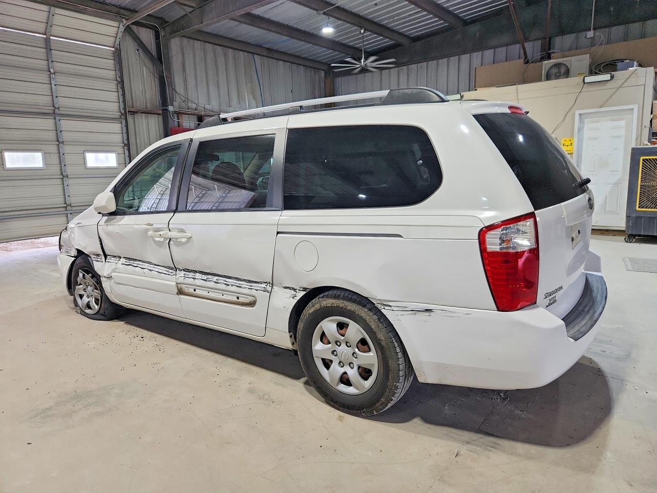 2008 KIA SEDONA LX photo 4