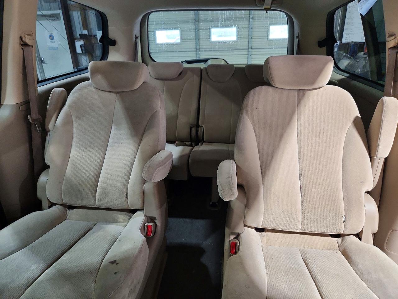 2008 KIA SEDONA LX photo 28