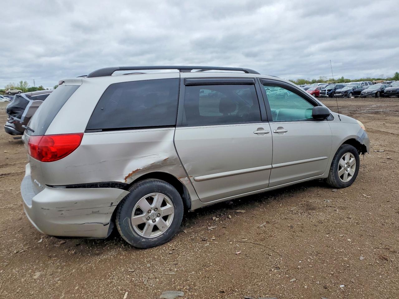2006 TOYOTA SIENNA LE 7 PASSENGER photo 5