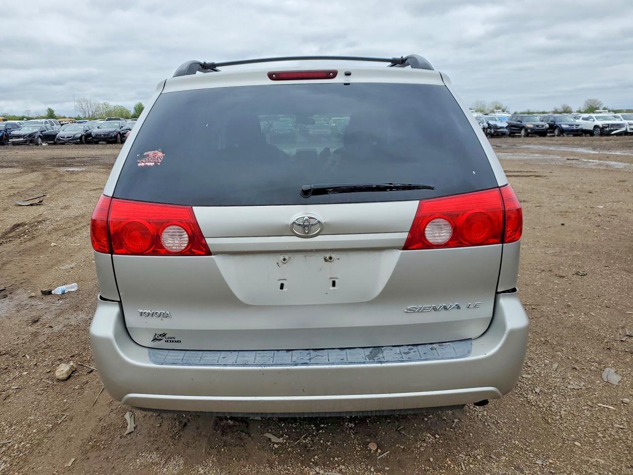 2006 TOYOTA SIENNA LE 7 PASSENGER photo 11
