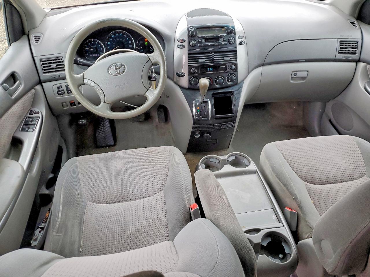 2006 TOYOTA SIENNA LE 7 PASSENGER photo 15