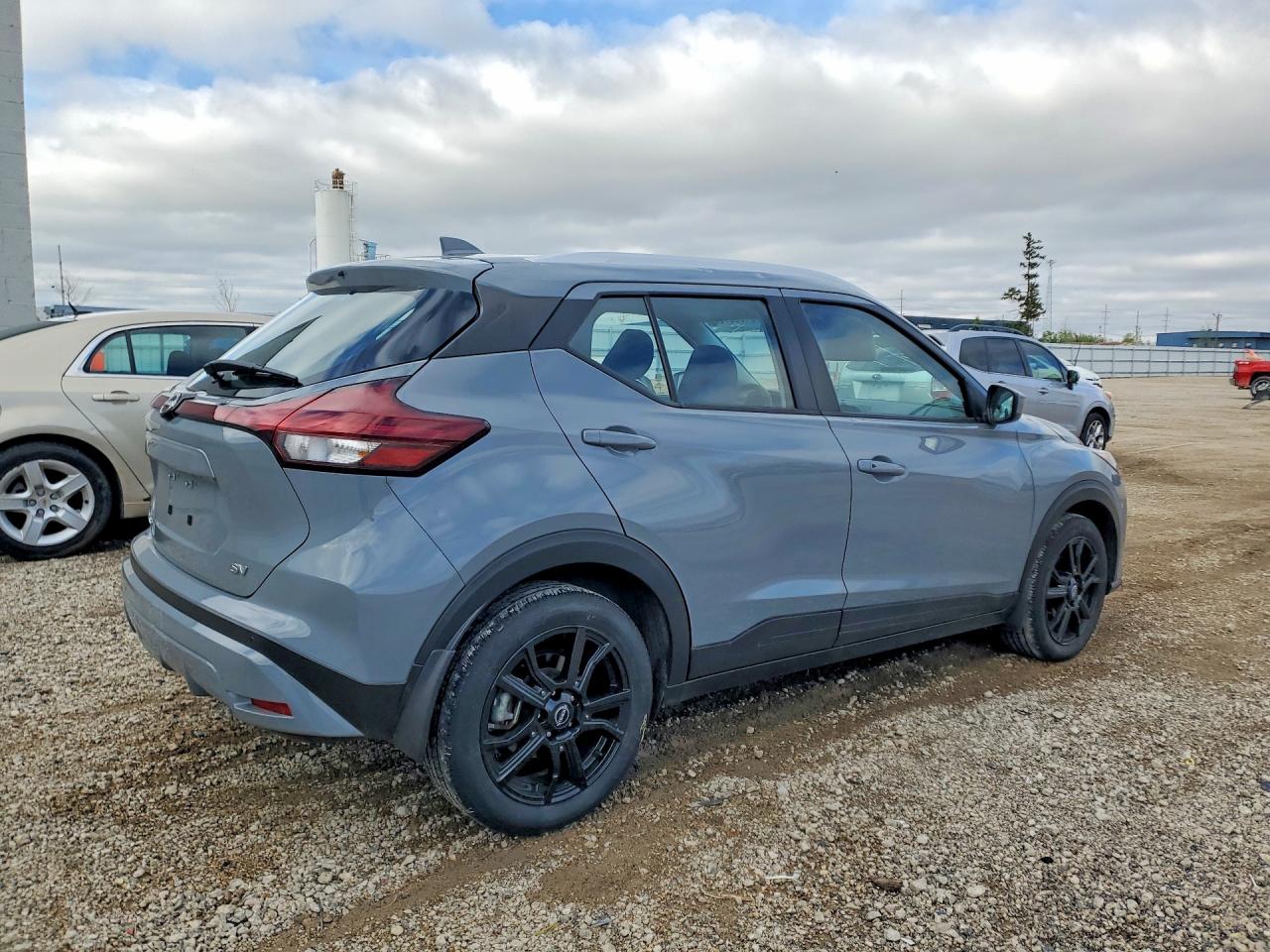 2023 NISSAN KICKS SV photo 7