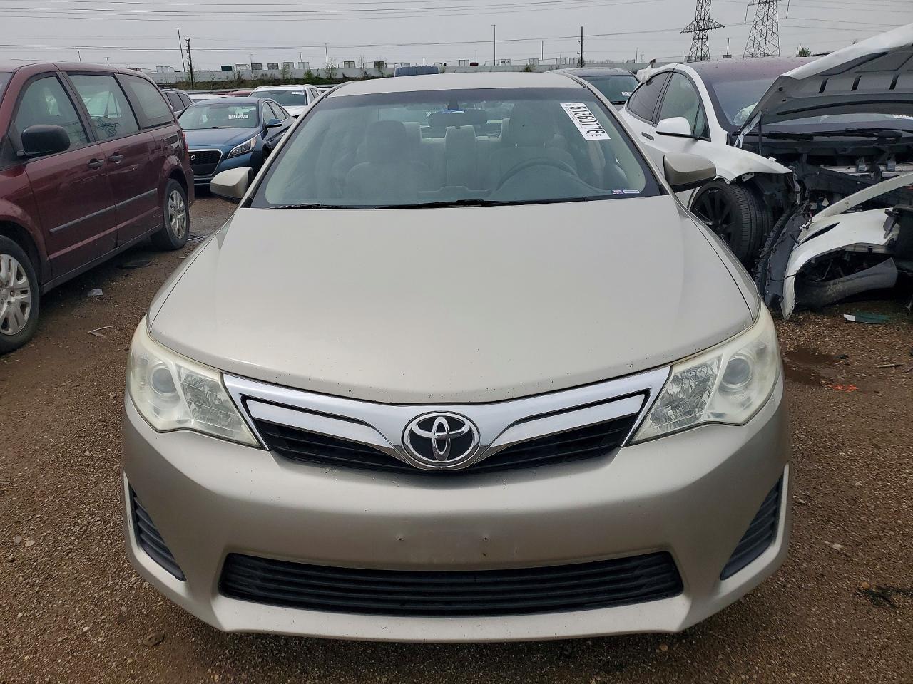 2013 TOYOTA CAMRY LE photo 13