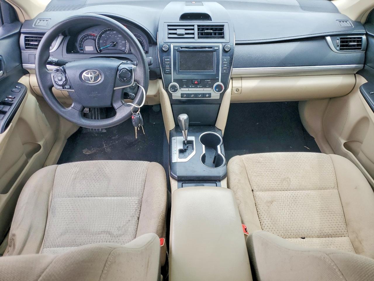 2013 TOYOTA CAMRY LE photo 22