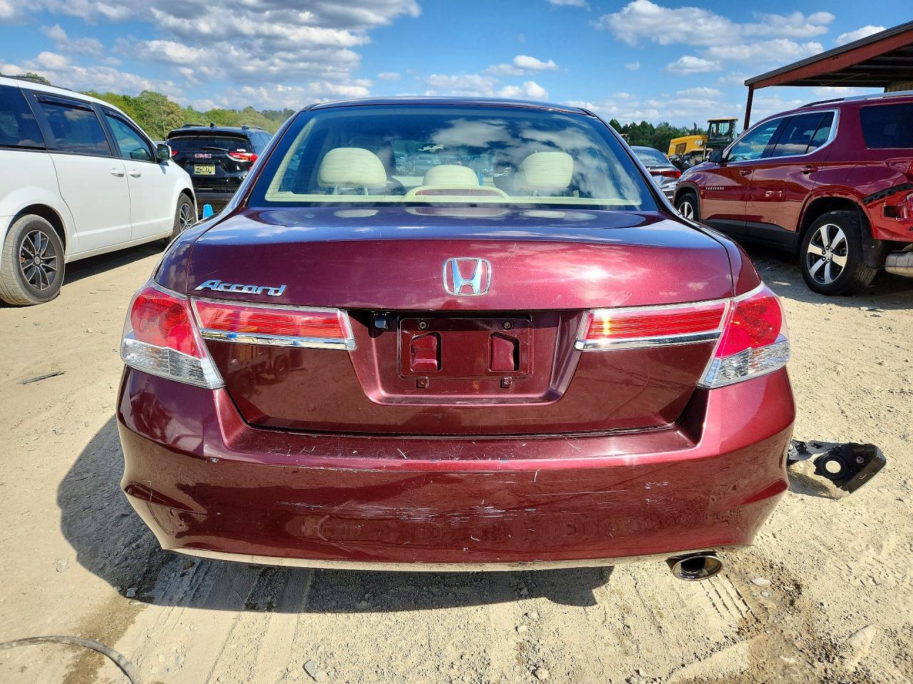 2011 HONDA ACCORD LX photo 11