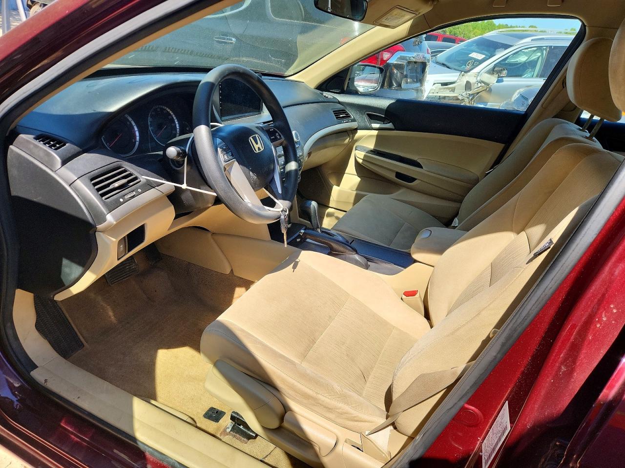 2011 HONDA ACCORD LX photo 13