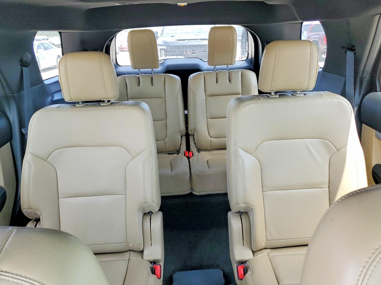 2017 FORD EXPLORER XLT photo 19