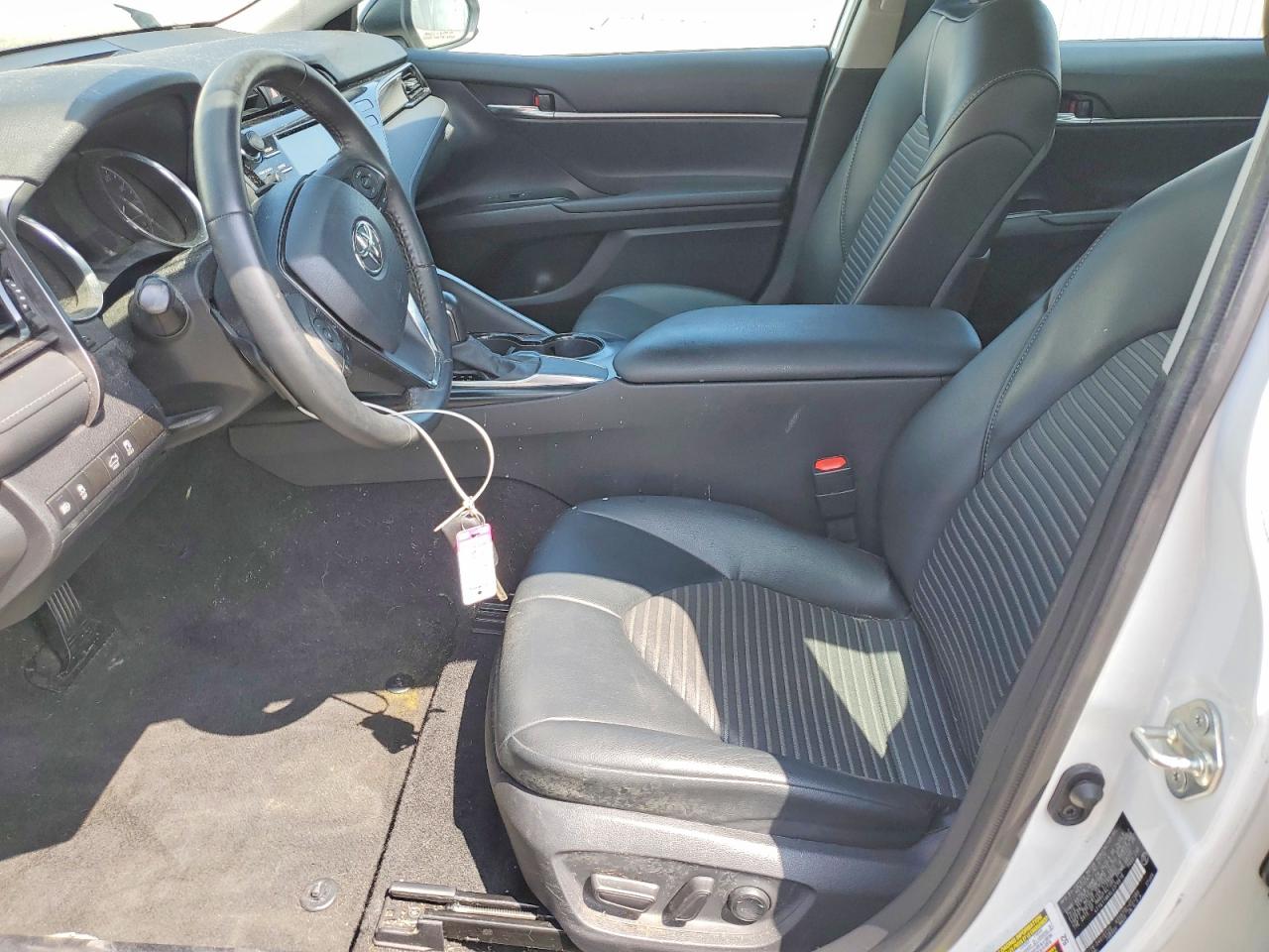 2020 TOYOTA CAMRY SE NIGHTSHADE photo 19