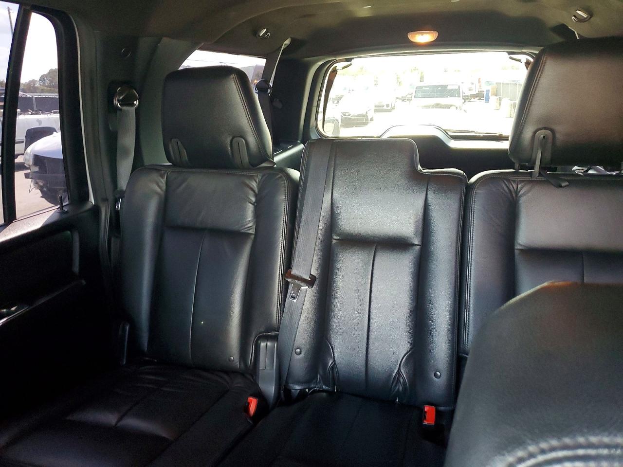 2015 FORD EXPEDITION EL XLT photo 28