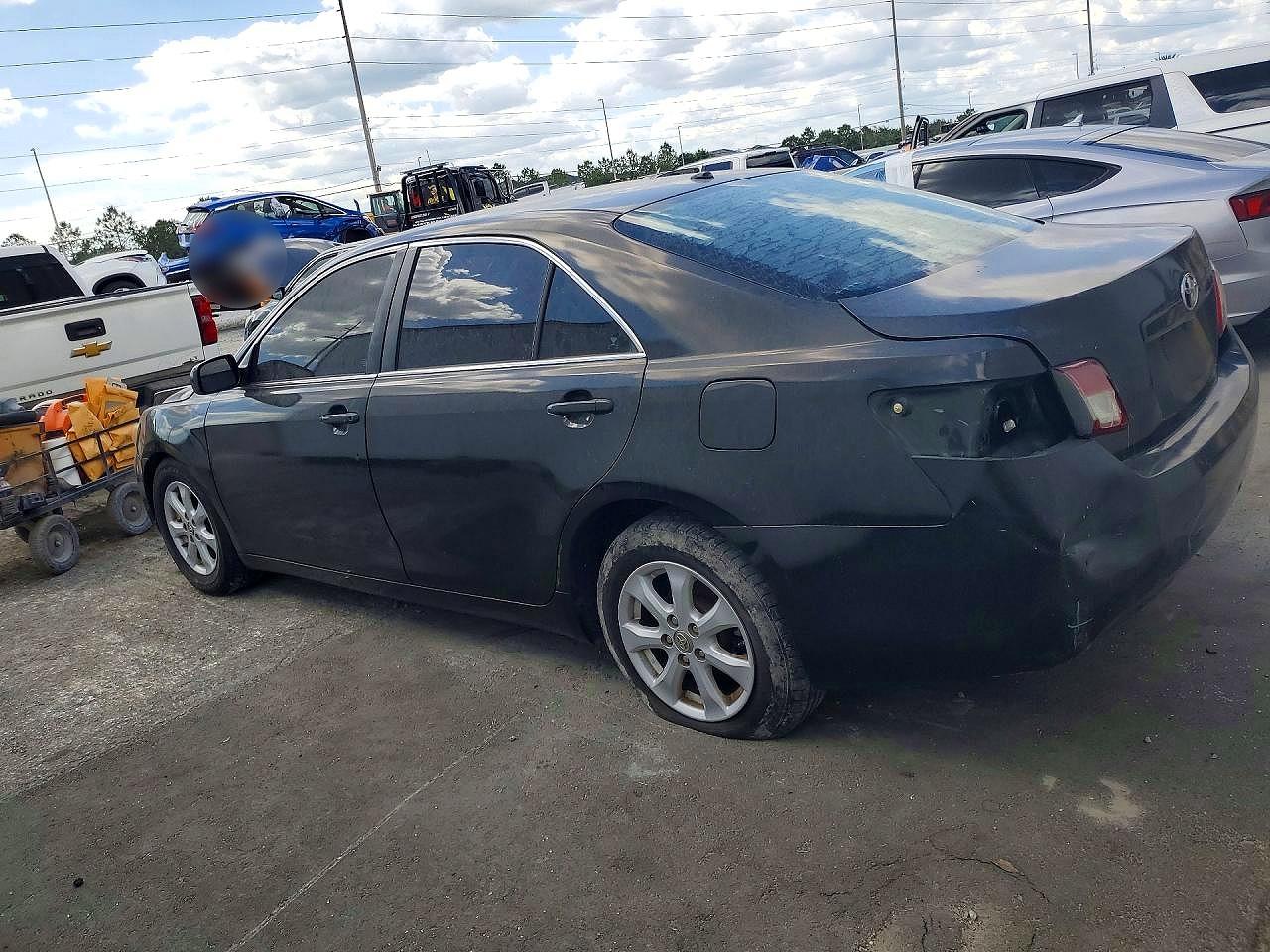 2011 TOYOTA CAMRY LE photo 4