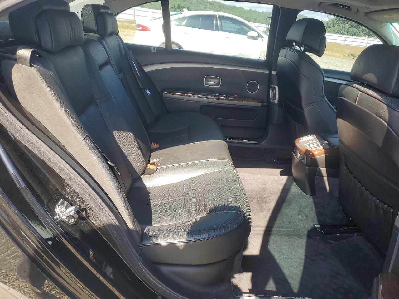 2007 BMW 750 photo 19