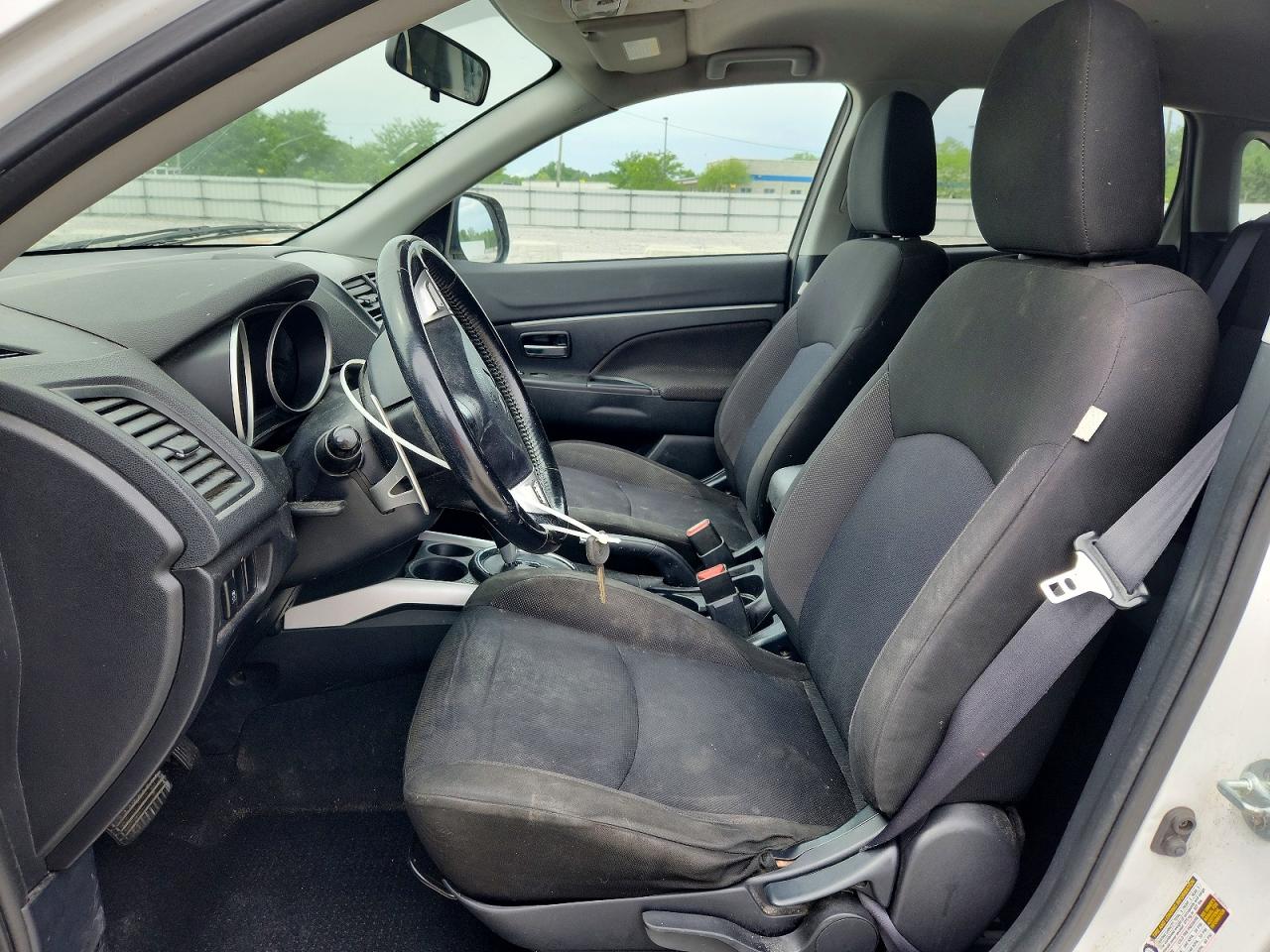 2011 MITSUBISHI OUTLANDER SPORT ES photo 19