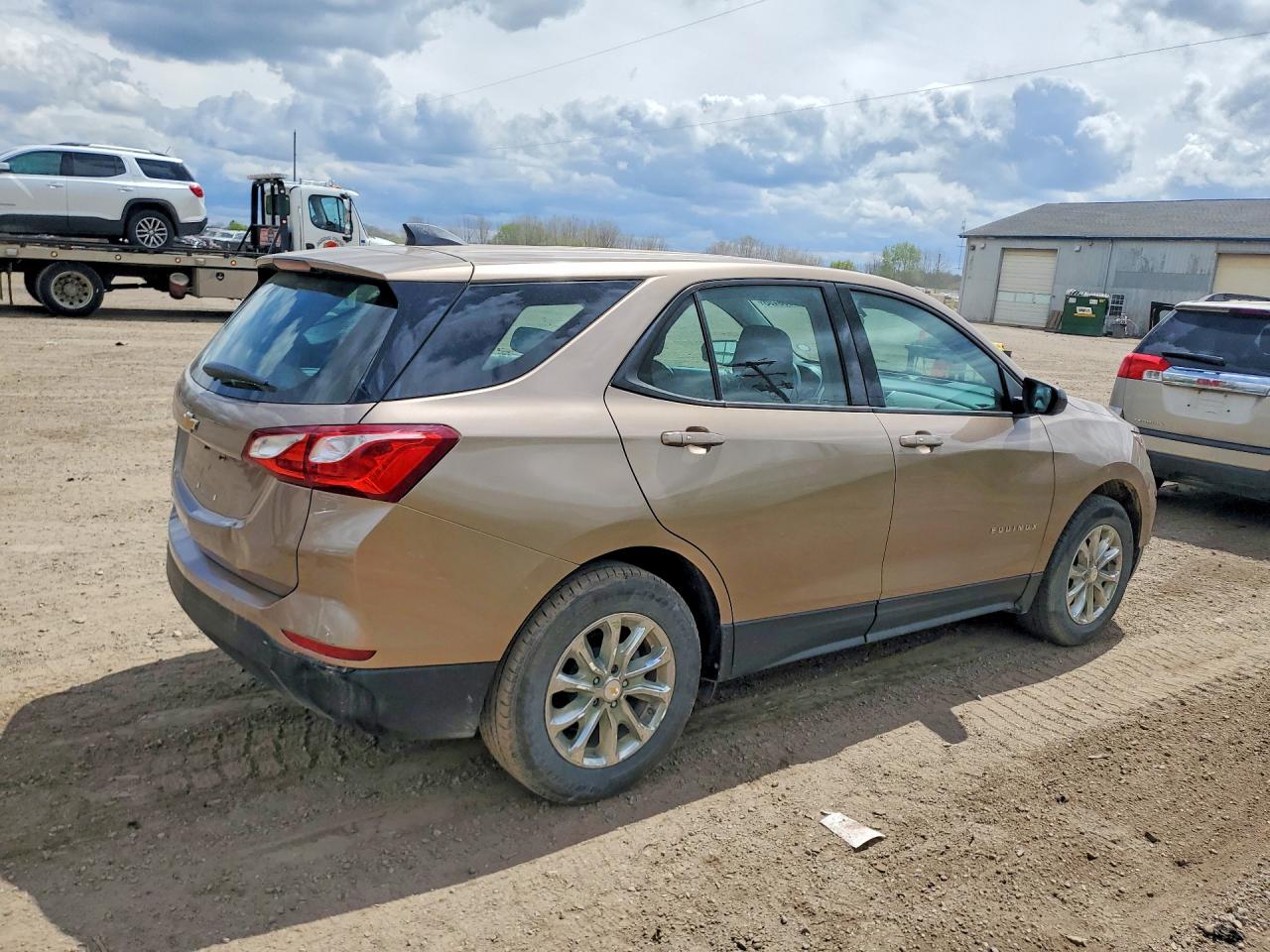 2019 CHEVROLET EQUINOX LS photo 3