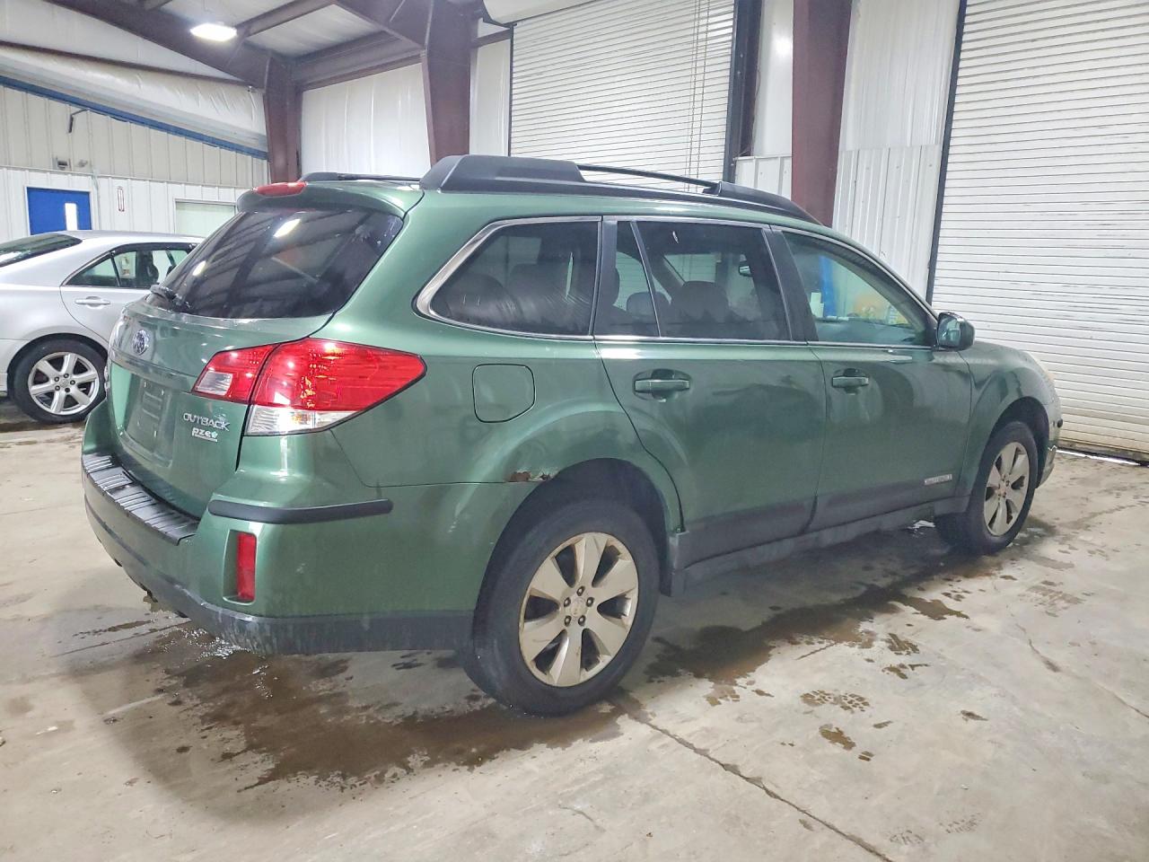 2010 SUBARU OUTBACK 2.5I PREMIUM photo 5