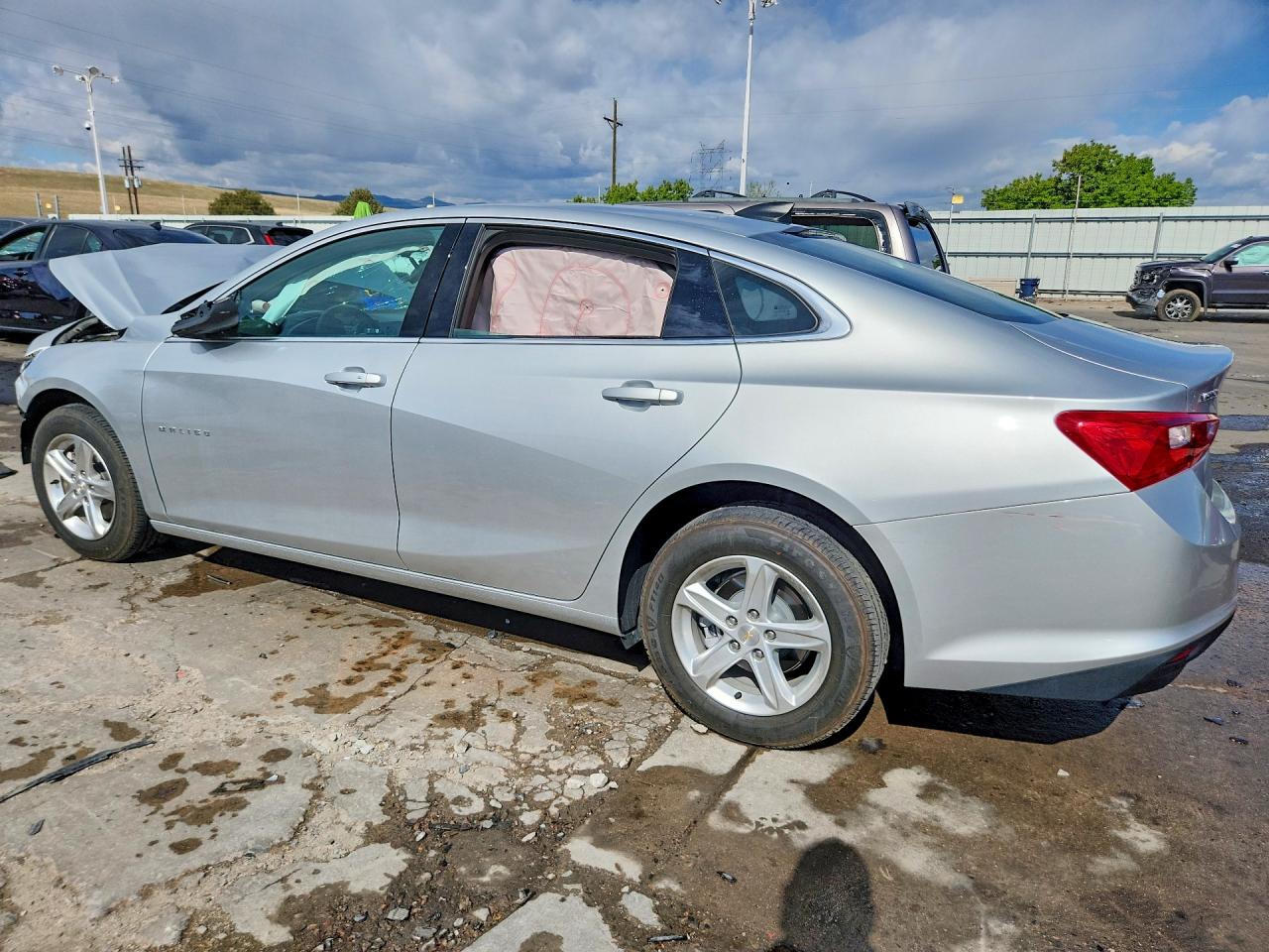 2022 CHEVROLET MALIBU LS photo 4