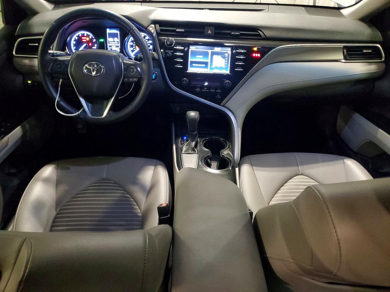 2018 TOYOTA CAMRY SE photo 15