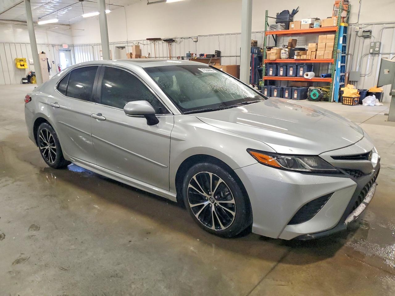 2018 TOYOTA CAMRY SE photo 7