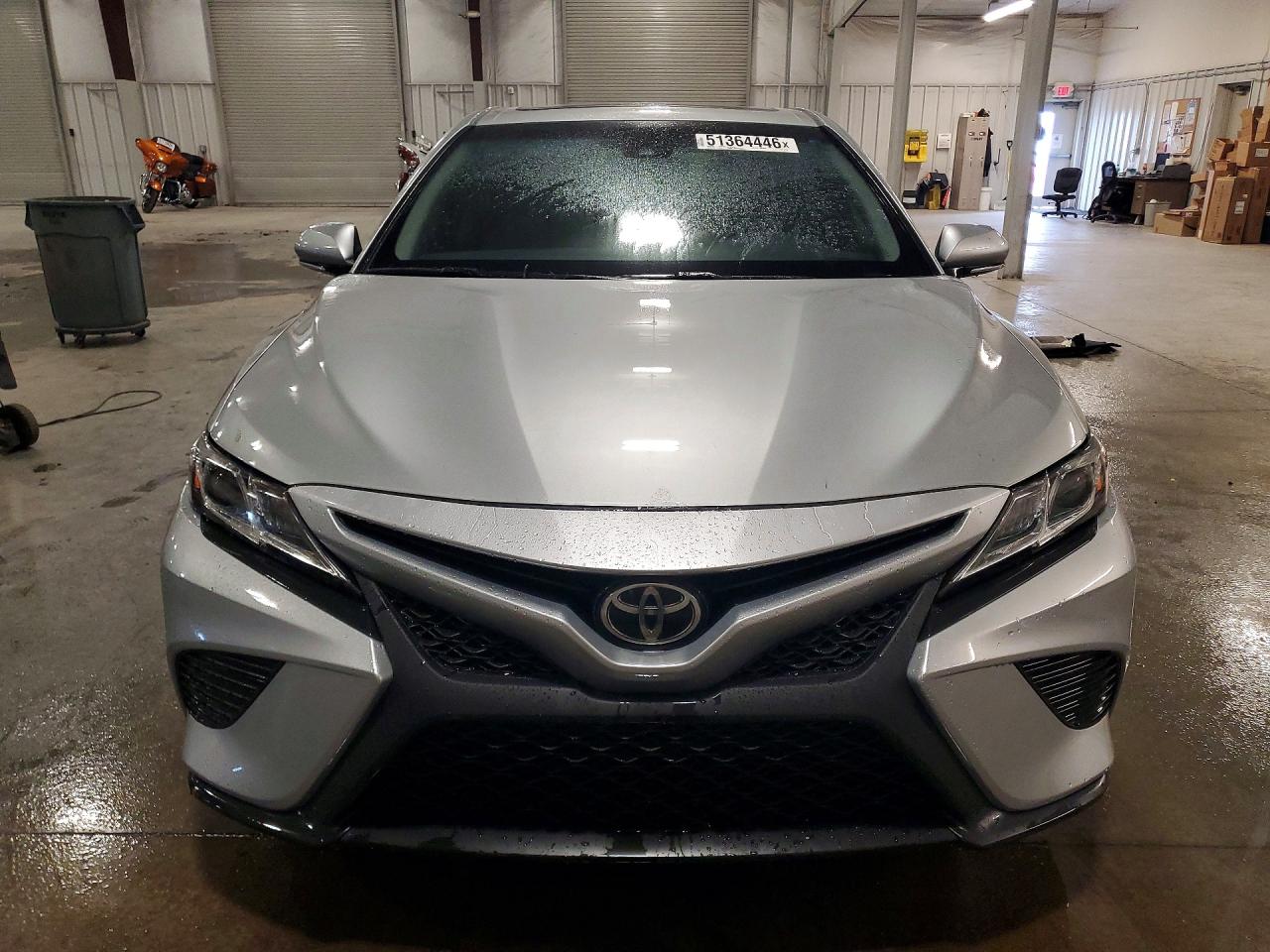 2018 TOYOTA CAMRY SE photo 9