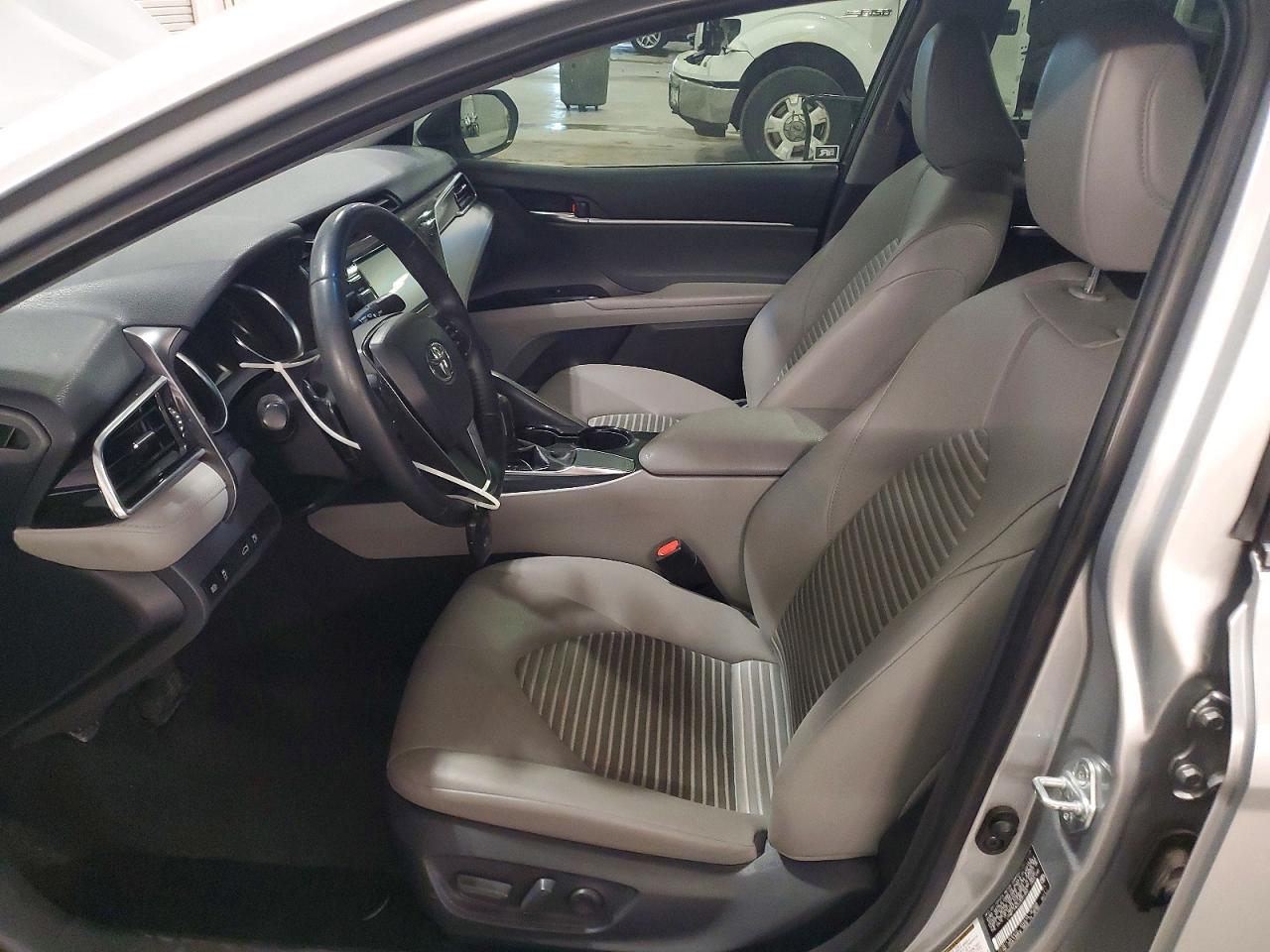 2018 TOYOTA CAMRY SE photo 13