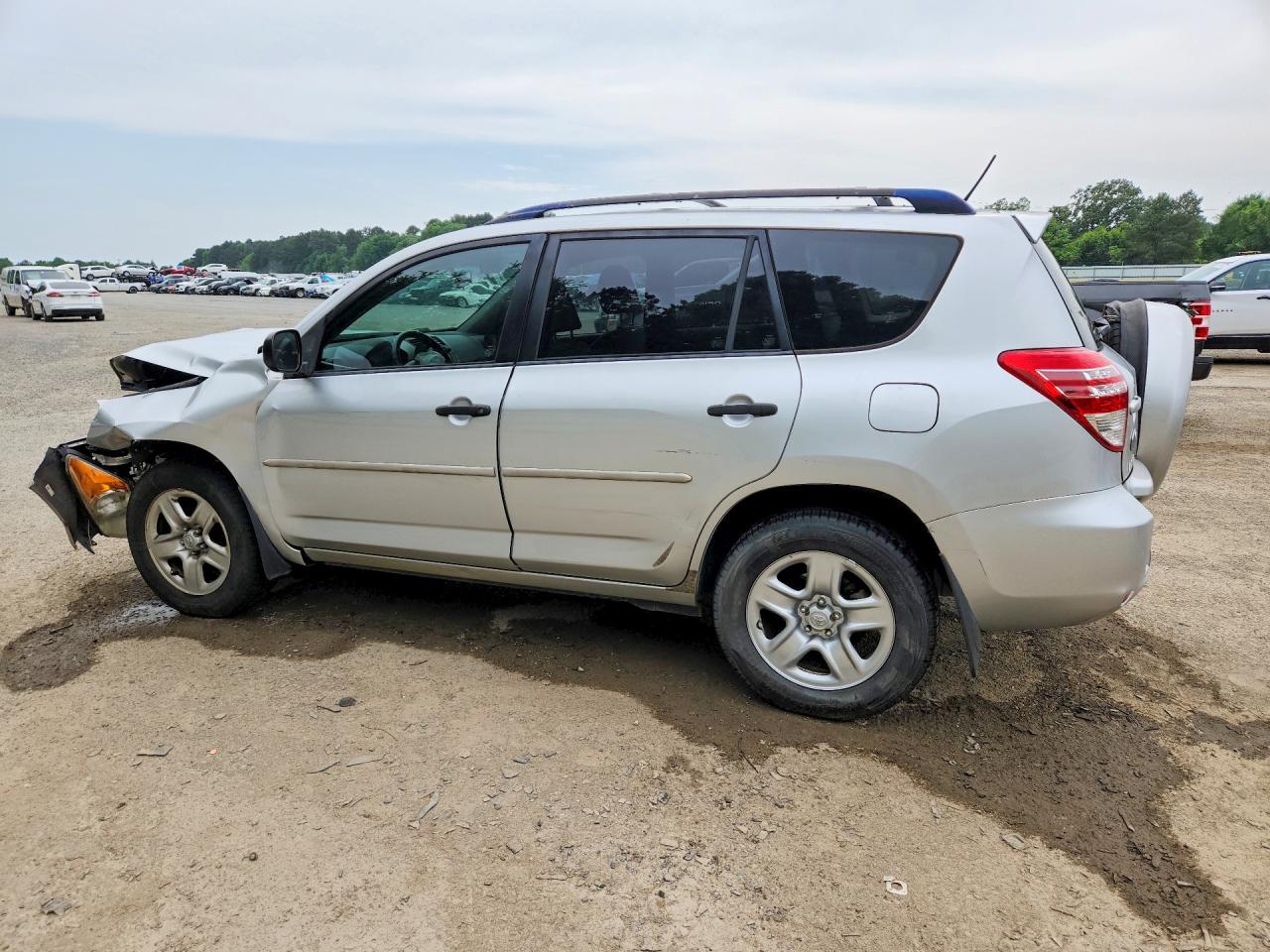 2011 TOYOTA RAV4 BASE photo 3