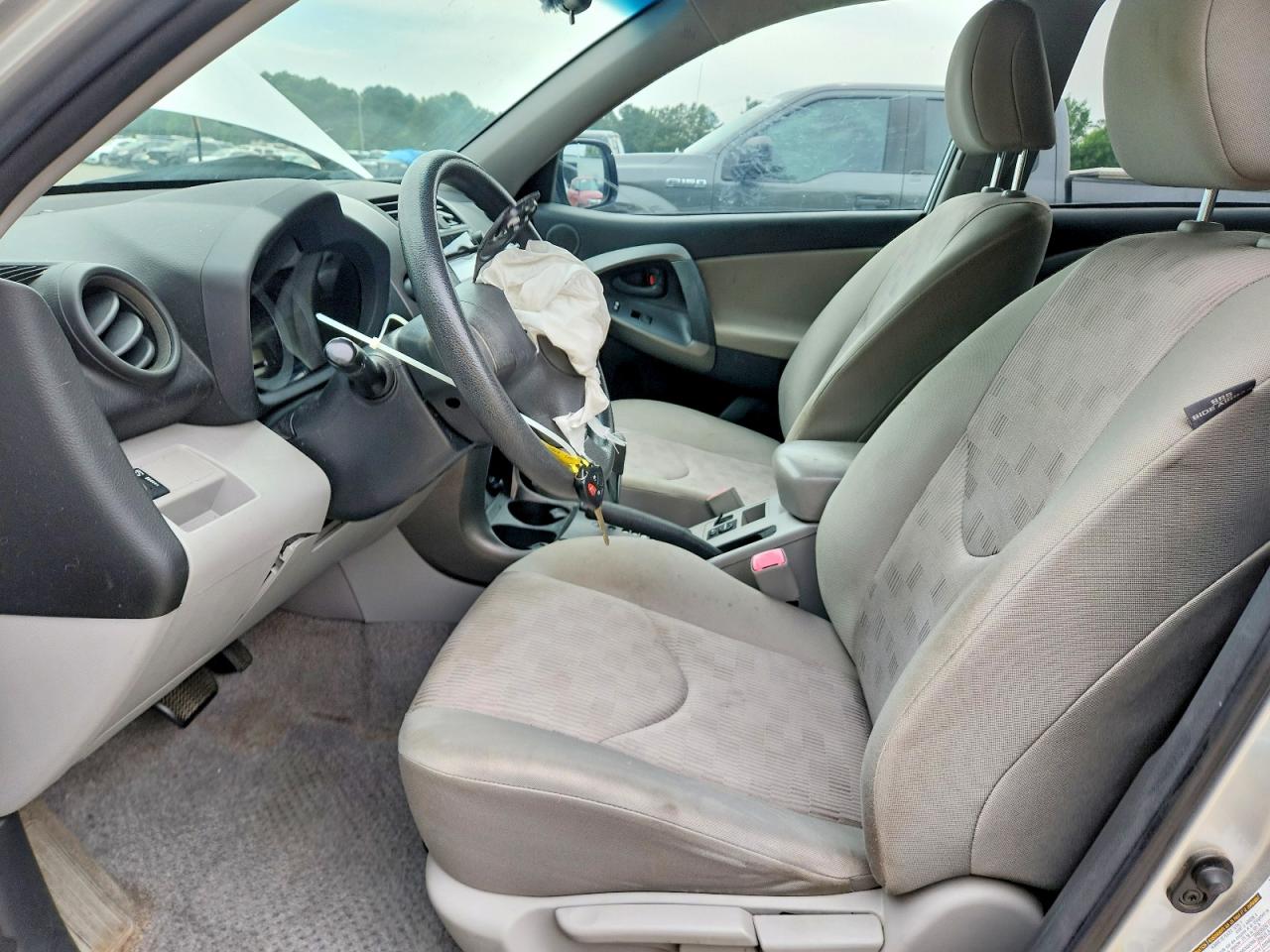 2011 TOYOTA RAV4 BASE photo 13