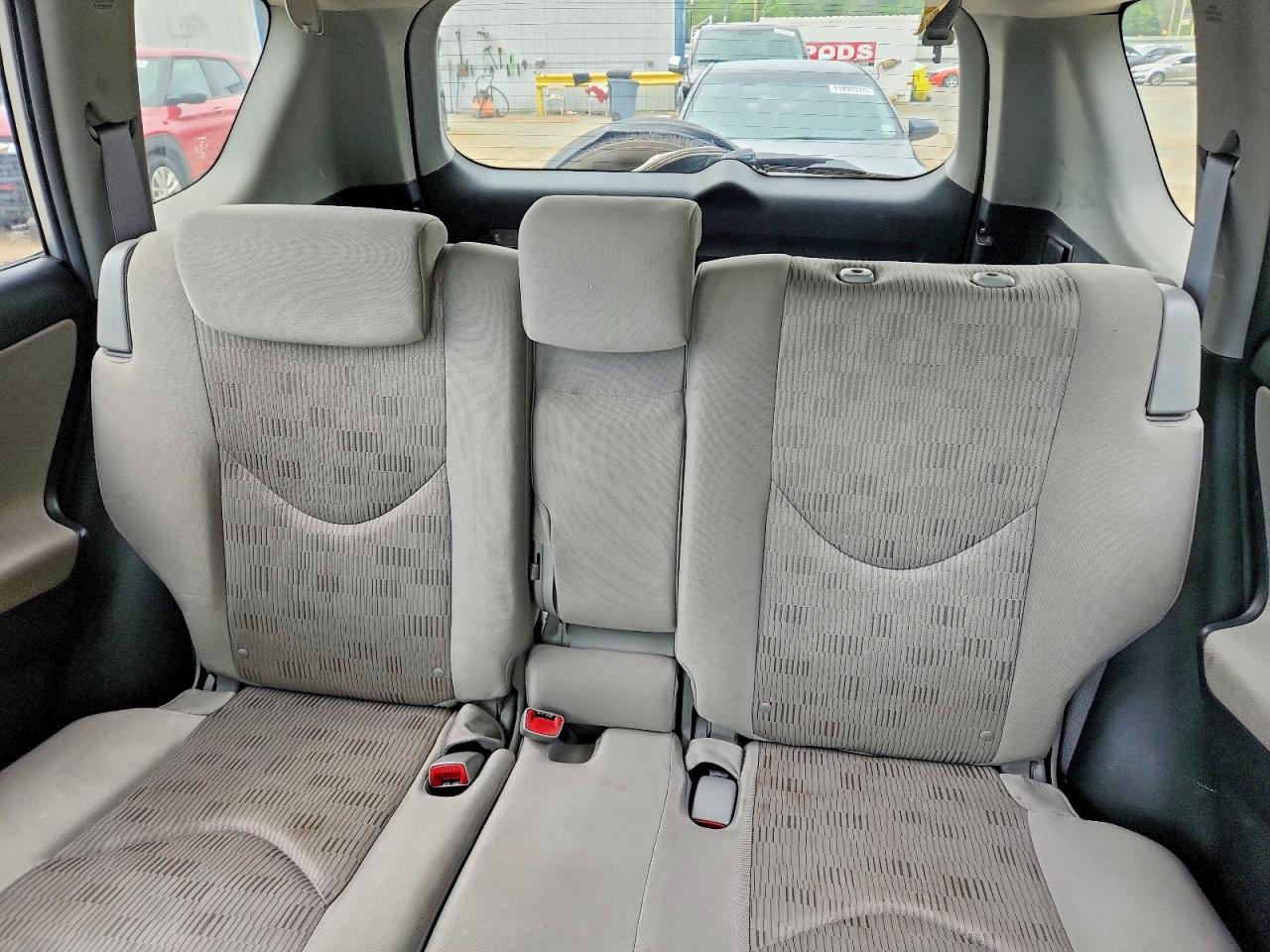 2011 TOYOTA RAV4 BASE photo 19