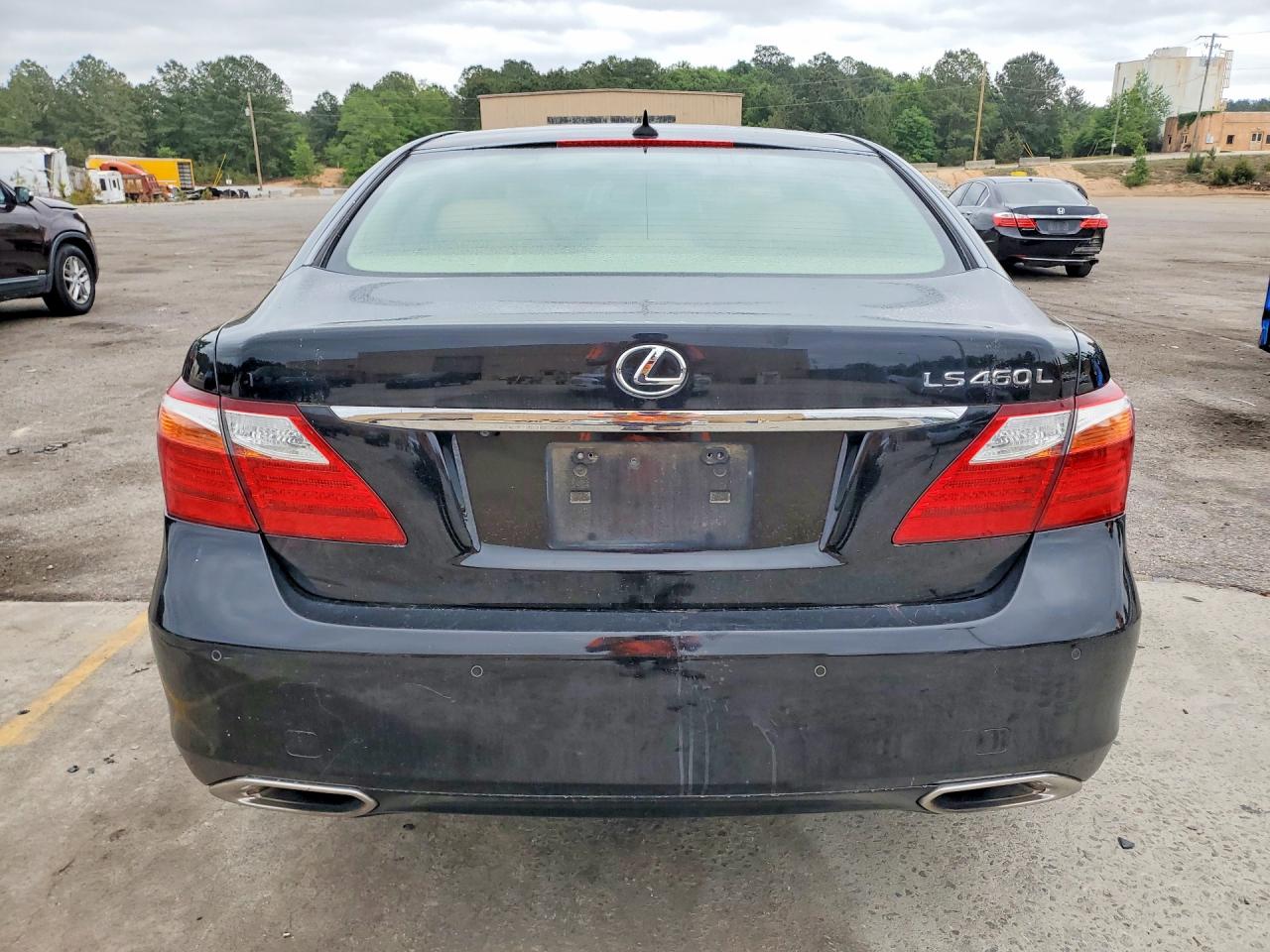 2011 LEXUS LS 460L photo 16