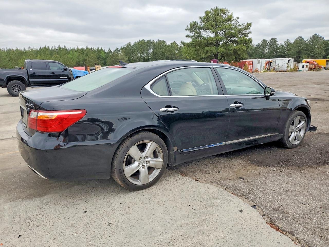 2011 LEXUS LS 460L photo 7