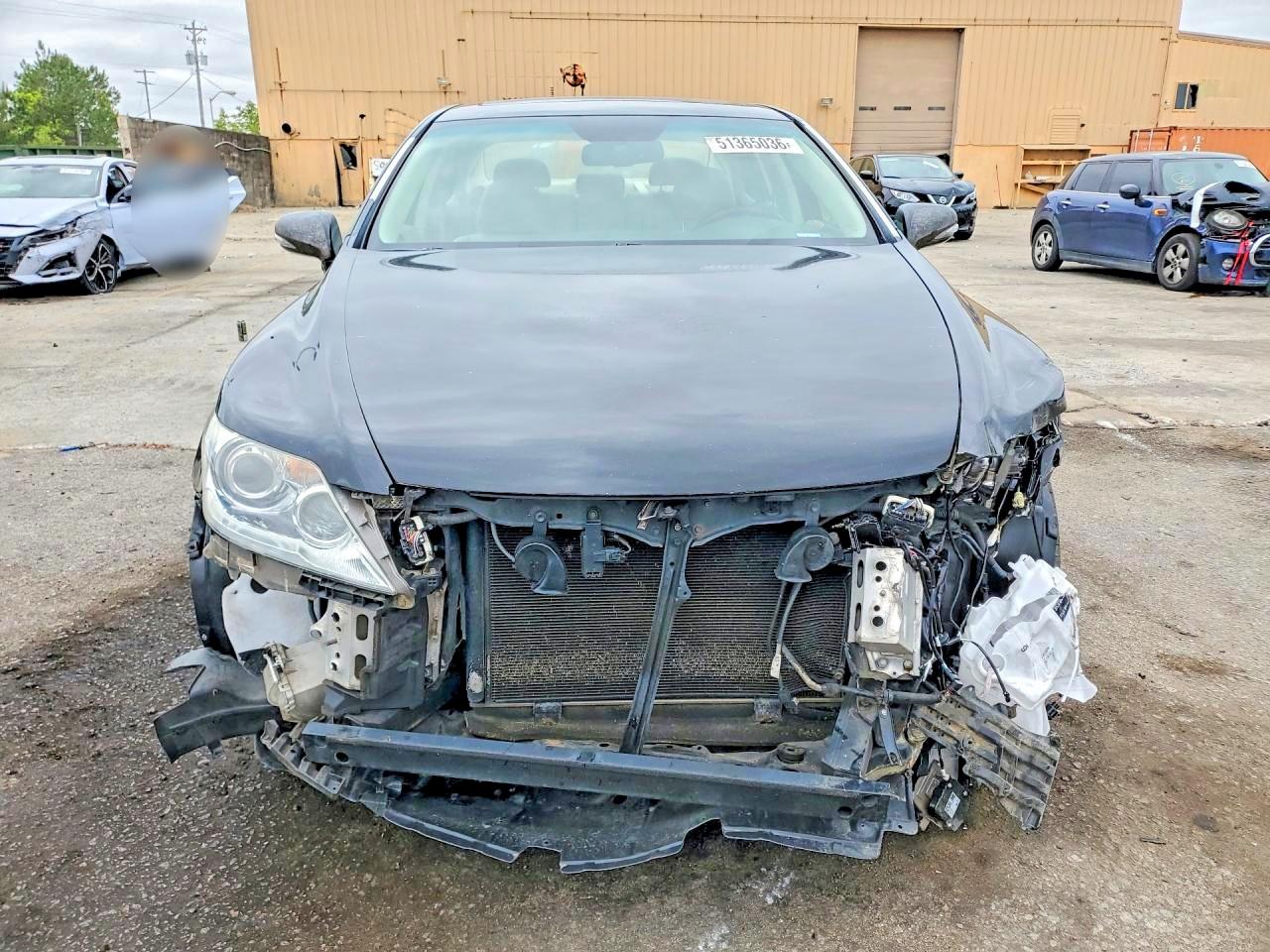 2011 LEXUS LS 460L photo 13