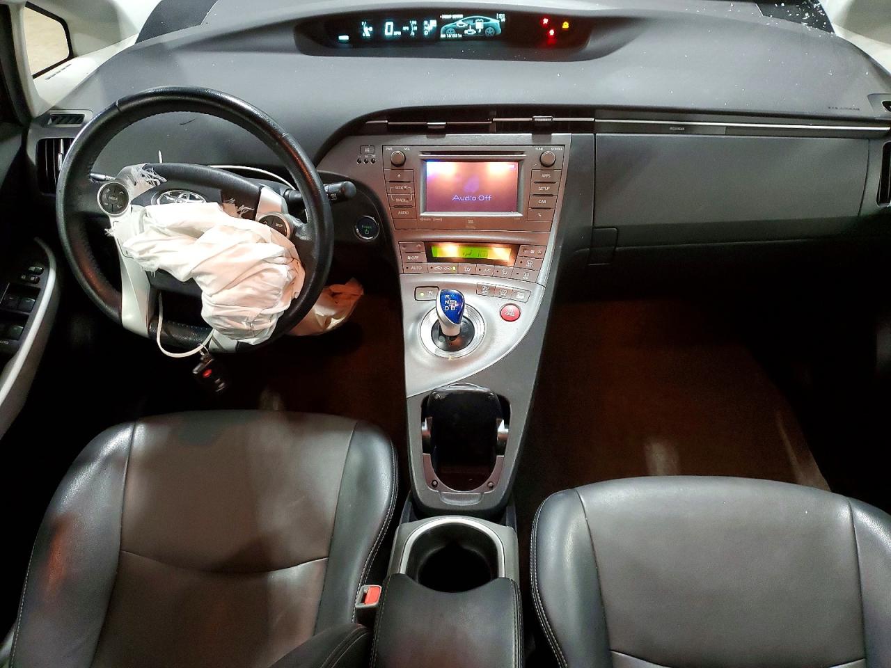 2014 TOYOTA PRIUS FOUR photo 15