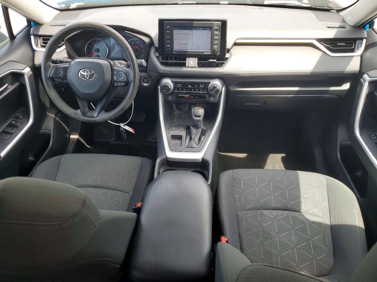 2021 TOYOTA RAV4 XLE photo 22
