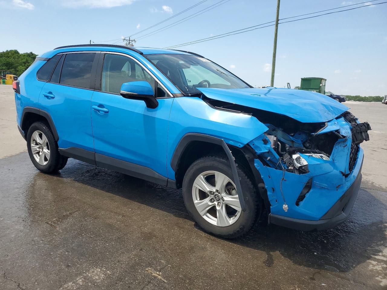2021 TOYOTA RAV4 XLE photo 10