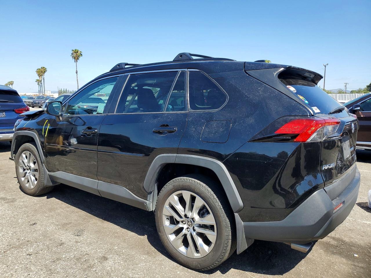 2021 TOYOTA RAV4 XLE PREMIUM photo 3
