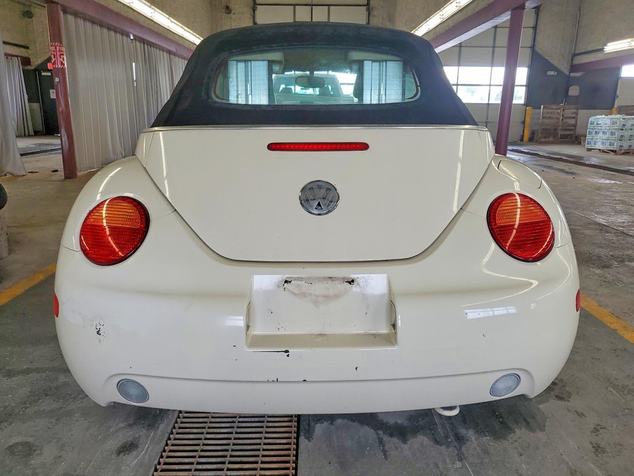2004 VOLKSWAGEN NEW BEETLE GLS photo 11