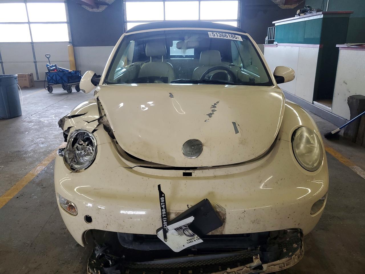 2004 VOLKSWAGEN NEW BEETLE GLS photo 9