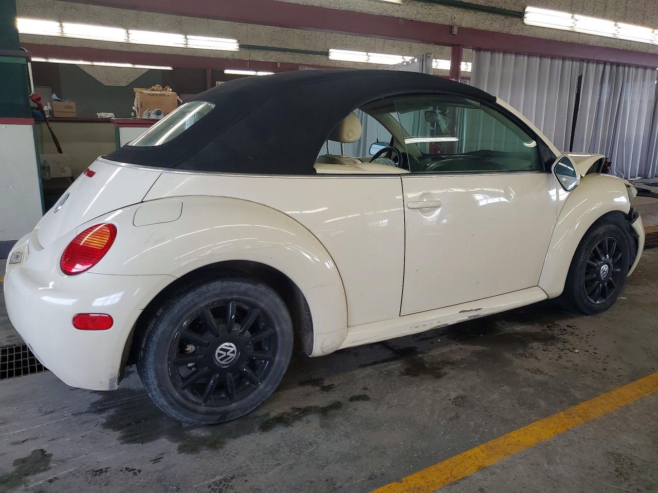 2004 VOLKSWAGEN NEW BEETLE GLS photo 5