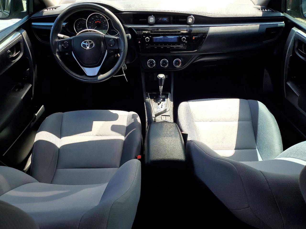 2015 TOYOTA COROLLA L photo 22