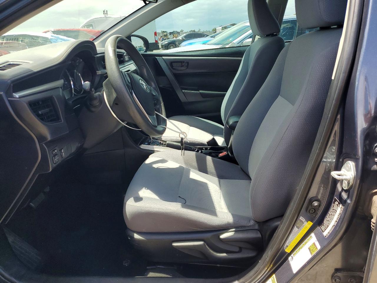 2015 TOYOTA COROLLA L photo 19