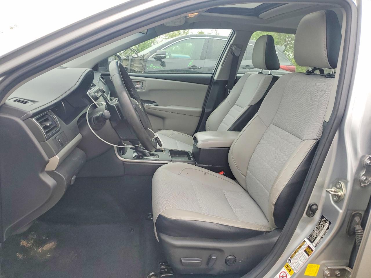 2016 TOYOTA CAMRY SE photo 7