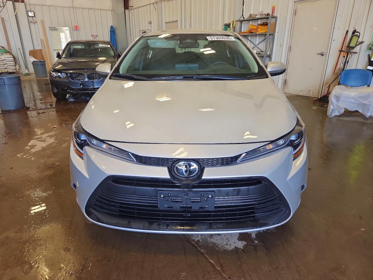 2023 TOYOTA COROLLA LE photo 5
