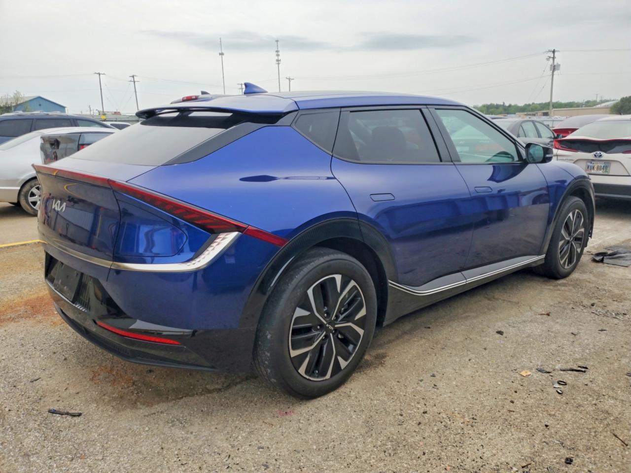 2022 KIA EV6 WIND photo 3