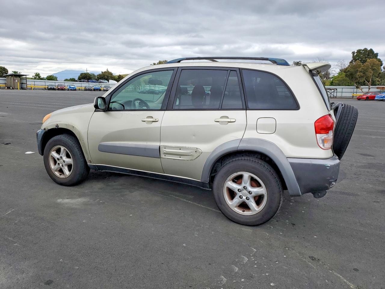 2001 TOYOTA RAV4 BASE photo 2
