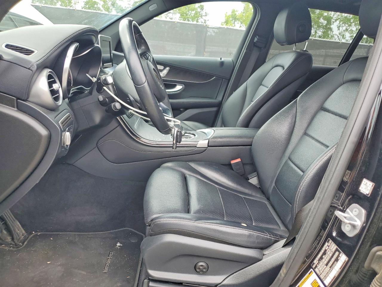 2017 MERCEDES-BENZ GLC 300 photo 19