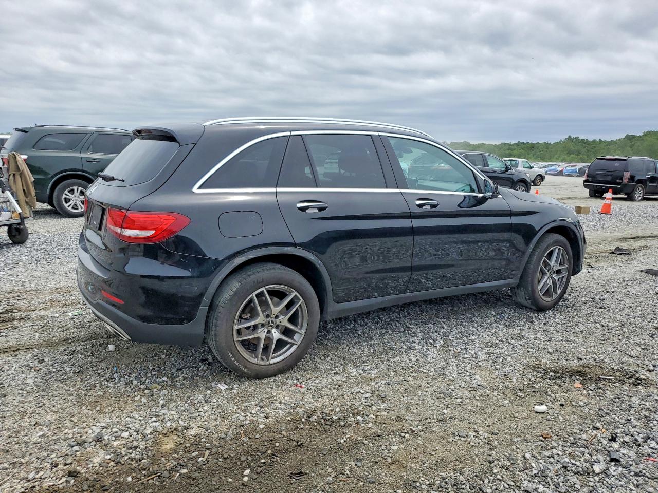 2017 MERCEDES-BENZ GLC 300 photo 7