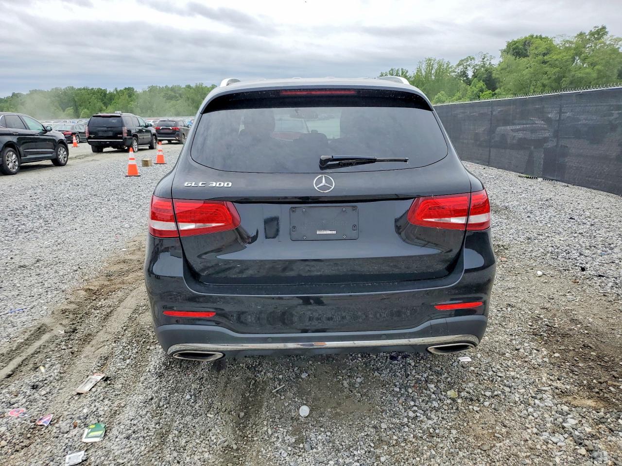 2017 MERCEDES-BENZ GLC 300 photo 16
