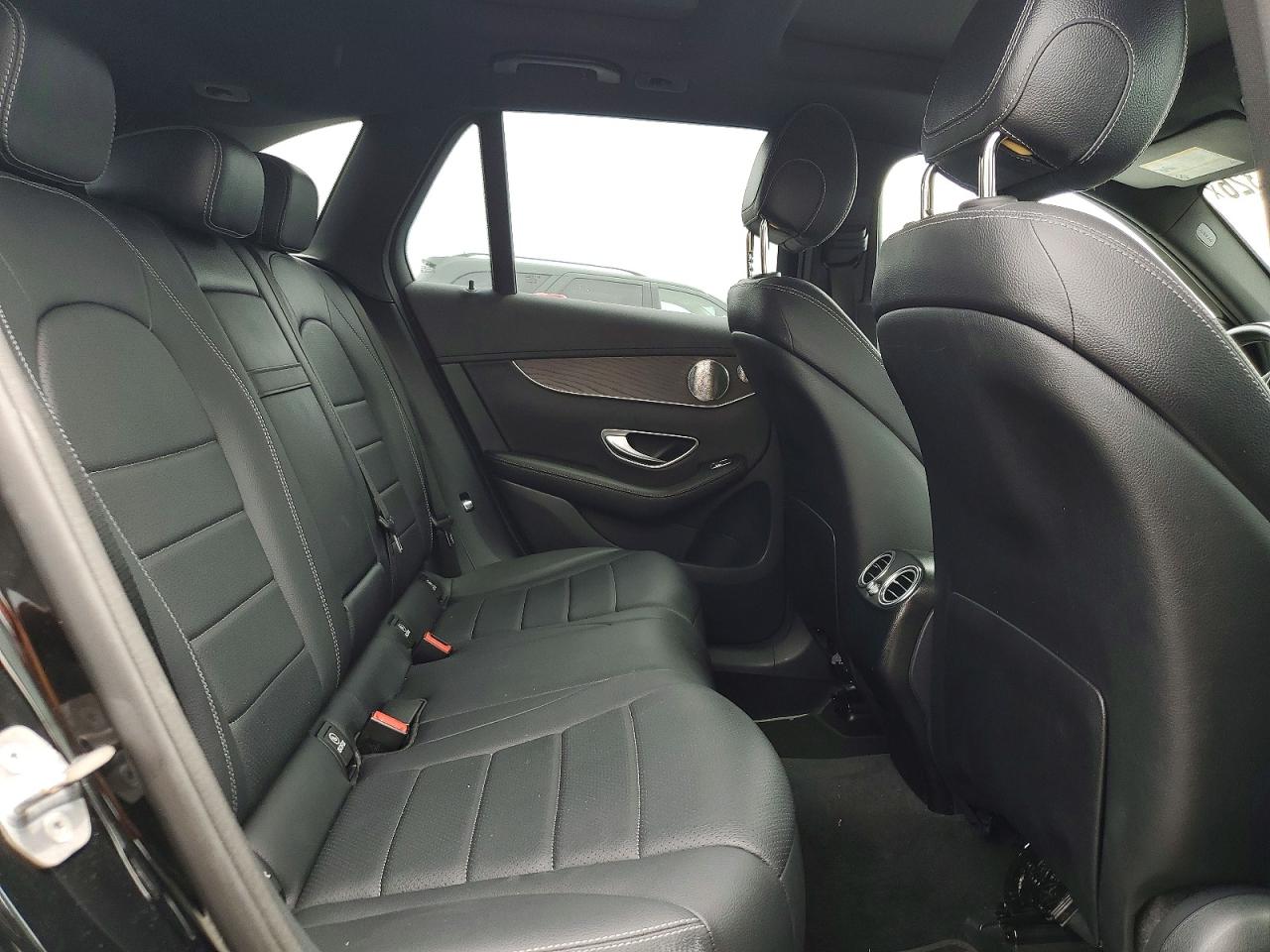 2017 MERCEDES-BENZ GLC 300 photo 28