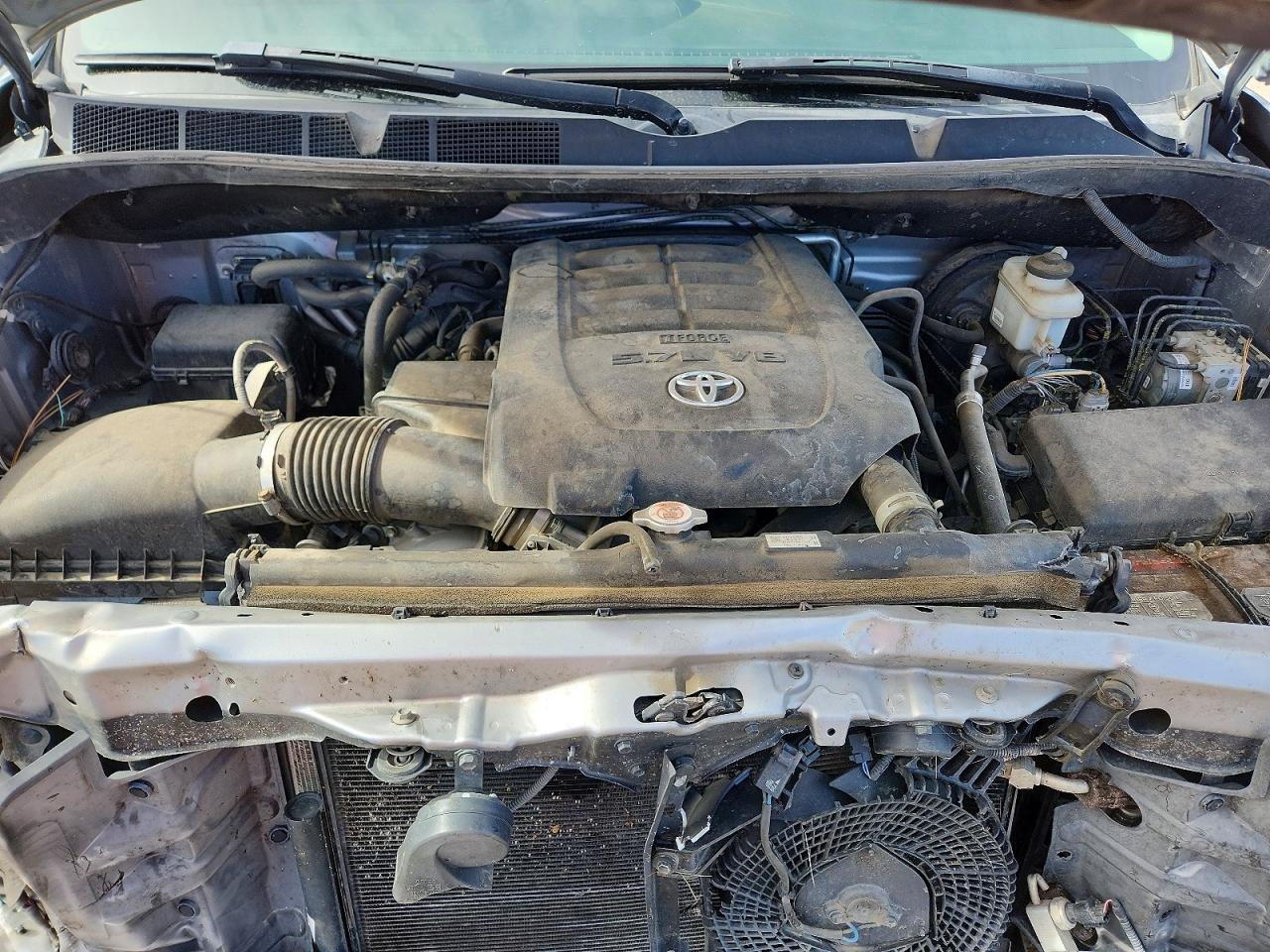 2018 TOYOTA SEQUOIA SR5 photo 34